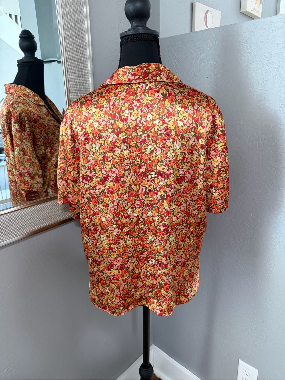 VTG Victoria’s Secret Floral Whimsical Fairy Satin Cottage-core Pajama Top Small - Picture 5 of 8